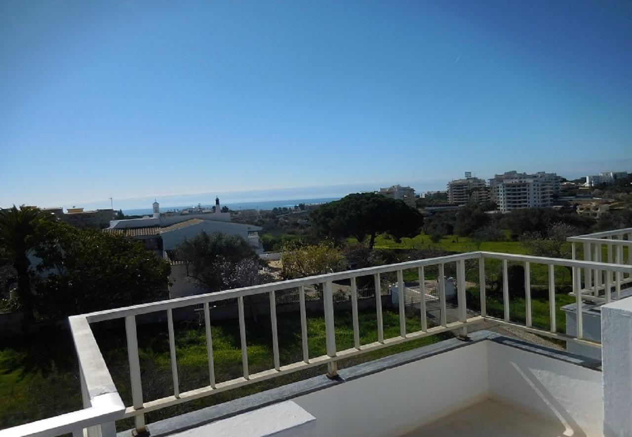 Residencial Campo-Mar By Umbral Hotel Portimao Luaran gambar View of the golf course from the hotel