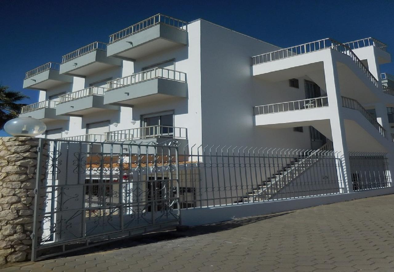 Residencial Campo-Mar By Umbral Hotel Portimao Luaran gambar The new building of the school