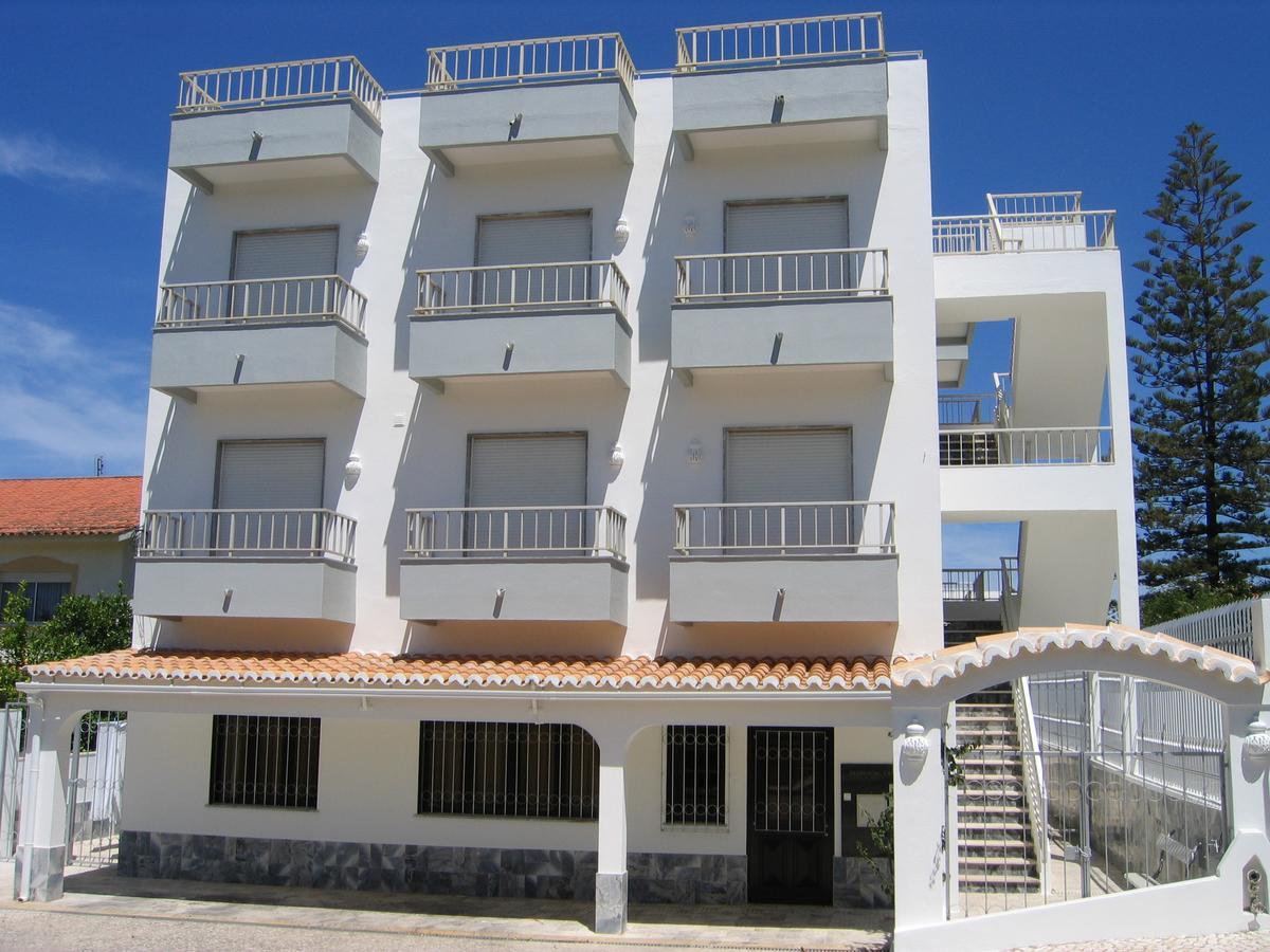 Residencial Campo-Mar By Umbral Hotel Portimao Luaran gambar A typical apartment building in the Algarve, Portugal